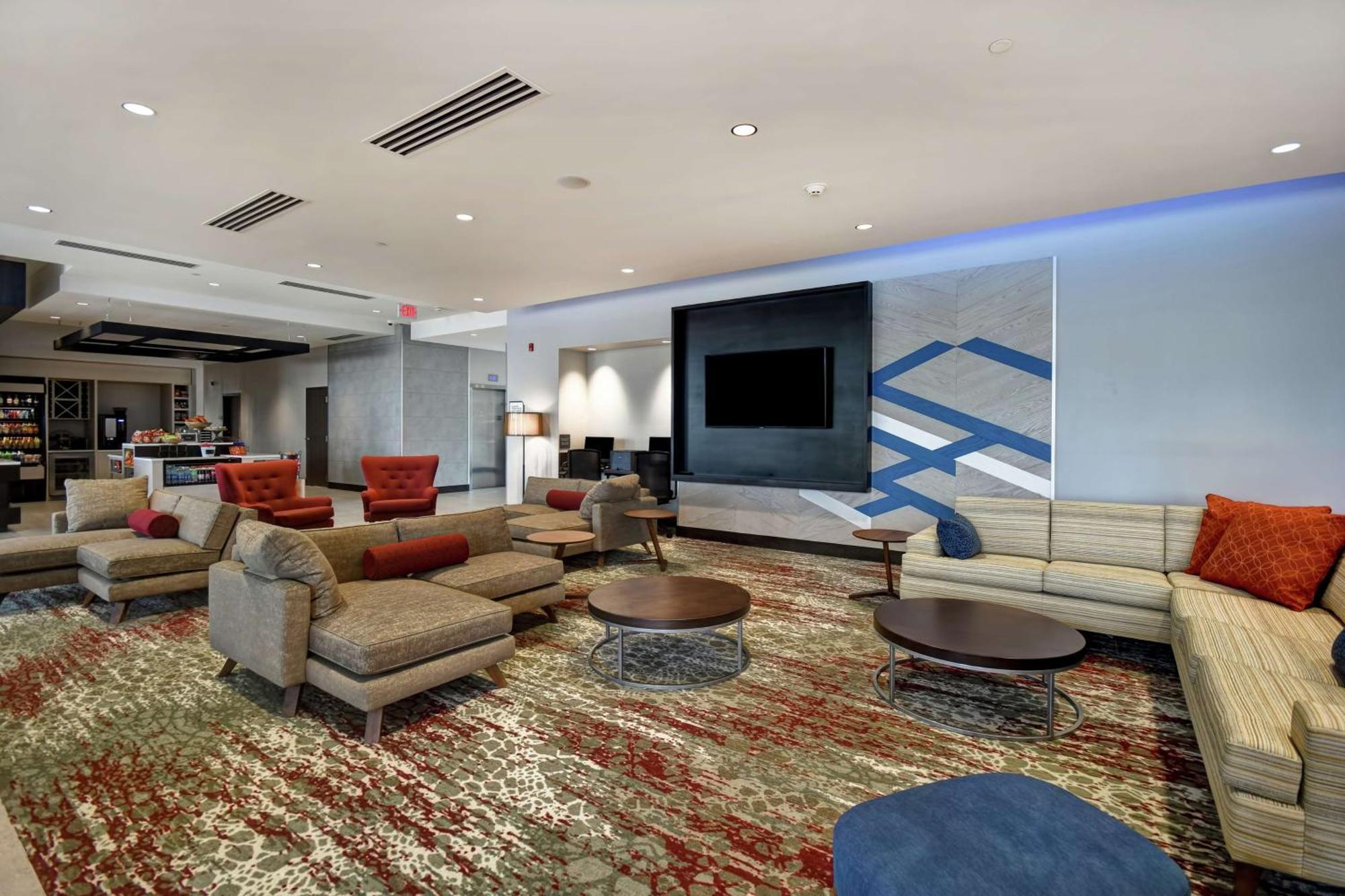 Hilton Garden Inn Lansing West Екстериор снимка
